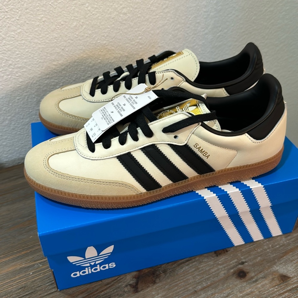 Adidas Samba OG New with tags, never worn. Samba og white black tan.